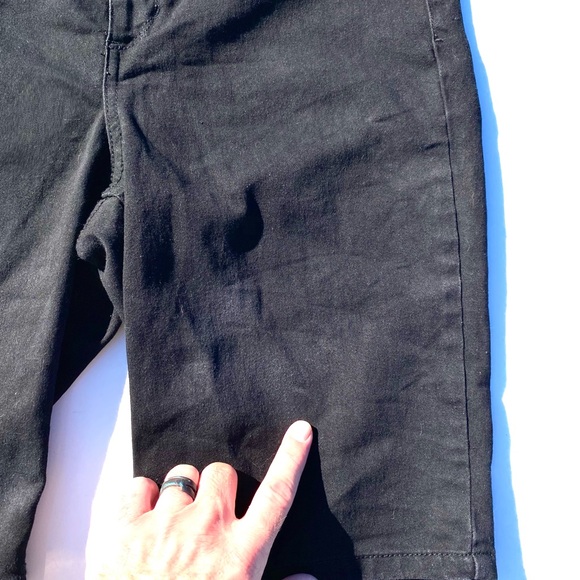Gloria Vanderbilt Charcoal Denim Shorts Size 10 - Picture 6 of 6